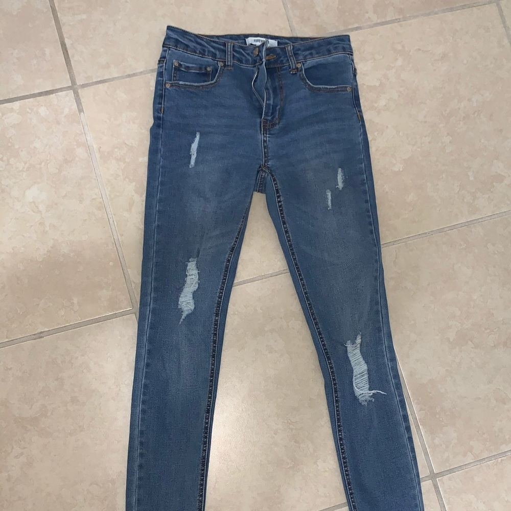 Skinny ripped jeans